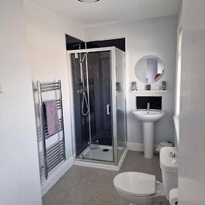 Twin Room Private Bathroom